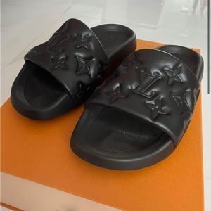 LOUIS VUITTON WATERFRONT MULE